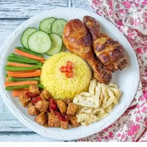 Gambar Makanan Nasi Uduk dan Nasi Kuning Albiru, Tambakreja 4
