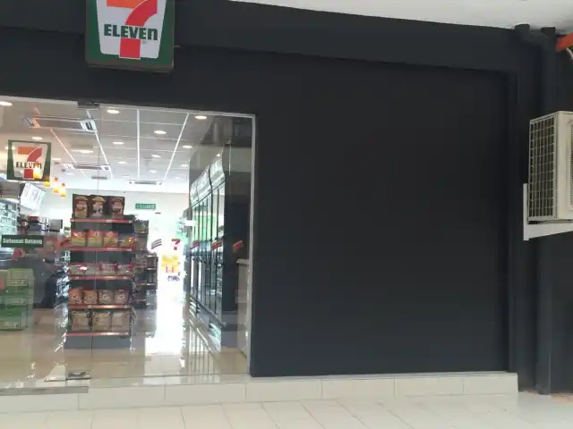 7 Eleven Plaza Manggatal Food Photo 5