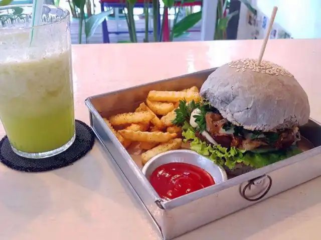 Gambar Makanan Black House Burger & Co. 14