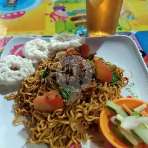 Gambar Makanan Nasi Goreng Merah Sari & Ayam Geprek, Jalan Radial 17