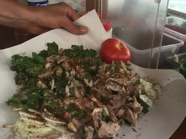 Meşhur Beyoğlu Söğüş Kellecisi'nin yemek ve ambiyans fotoğrafları 2