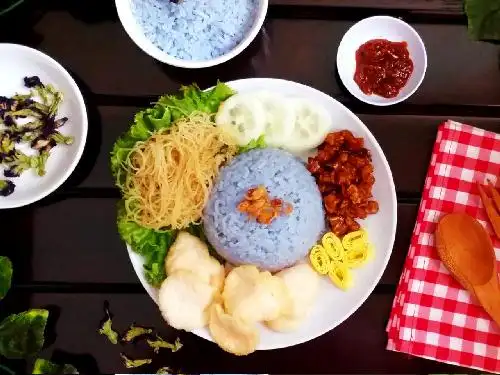 Nasi Uduk Biru Pelita, Greenlake