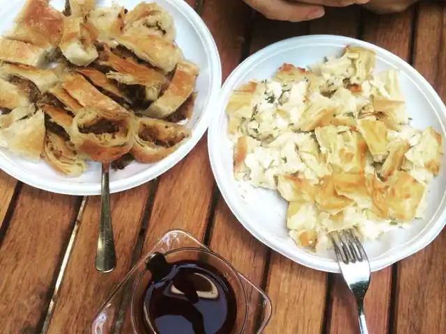 Tarihi Yeniköy Börekçisi'nin yemek ve ambiyans fotoğrafları 14