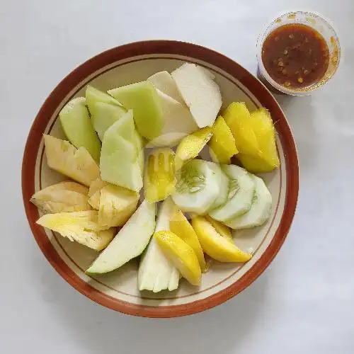 Gambar Makanan Jus dan Selat Ijo (Sambel Welut) Bu Darsi, Laweyan 5