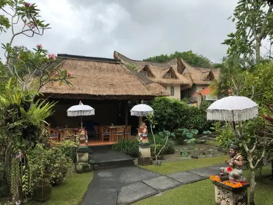 Laka Leke Restaurant