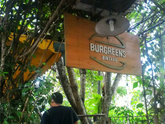 Gambar Makanan Burgreens Eatery 10