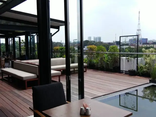 Morning Glory At Rooftop Mitra Hotel Bandung