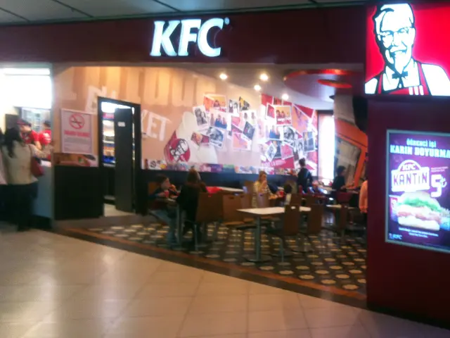 KFC Kentucky Fried Chicken'nin yemek ve ambiyans fotoğrafları 15