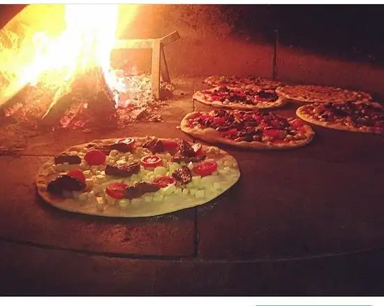 Fiore Italian Restaurant - Pizzeria'nin yemek ve ambiyans fotoğrafları 20