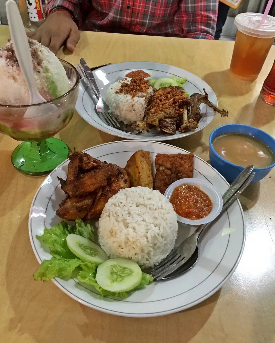 Ayam Penyet & Soto Betawi Mama Hilda