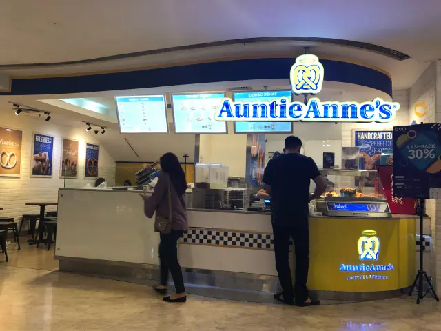 Gambar Makanan Auntie Anne's 8