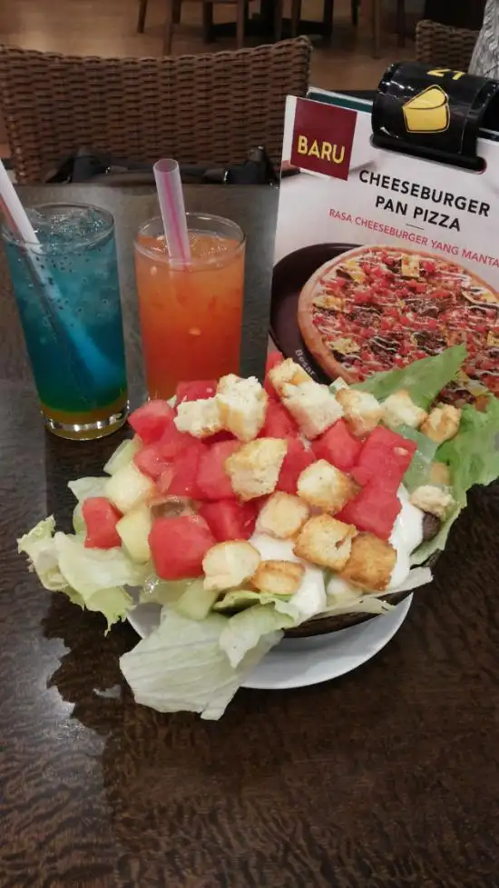 Gambar Makanan Pizza Hut Supermal Pakuwon Indah 2