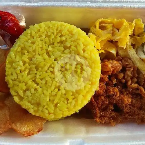 Gambar Makanan Nasi Kuning Nyah Vivi, Pasar Senin 11