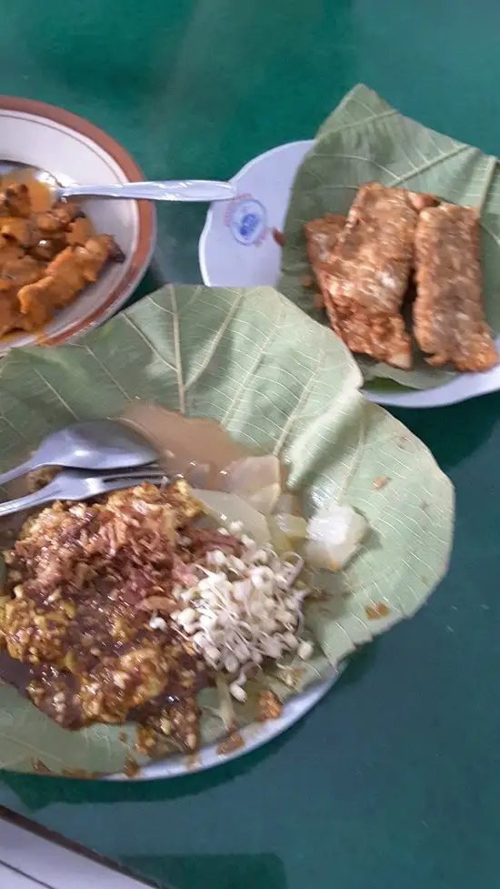 Gambar Makanan Nasi Tahu & Sate Srepeh Bu Slamet 14