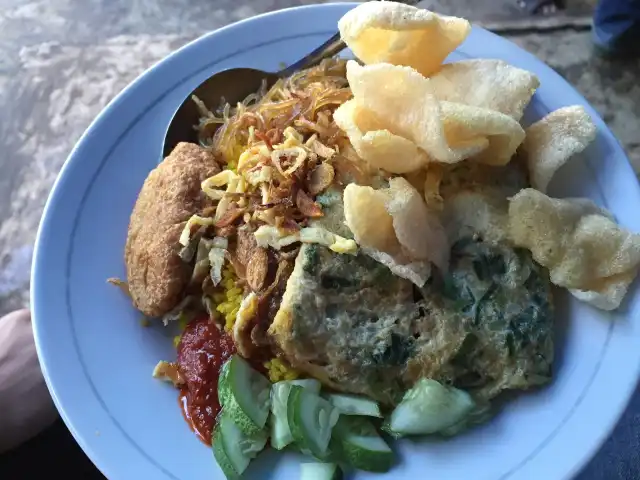 Gambar Makanan Nasi Kuning SSC Sumur Bandung 4