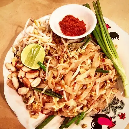 Gambar Makanan Hang Out at Renon by Resep Thai 13