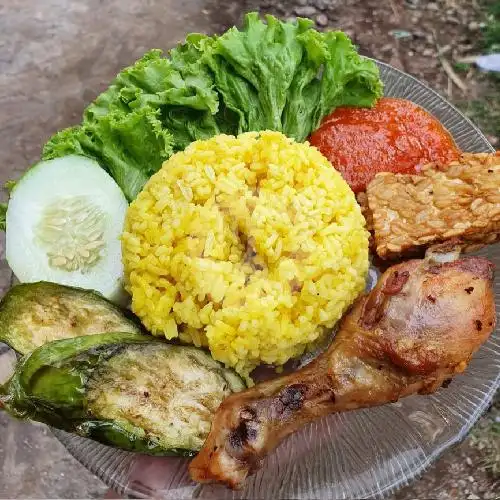 Gambar Makanan Nasi Pecel Solari, Dau 3