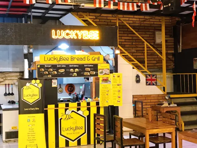 Gambar Makanan LuckyBee Bread & Grill 17