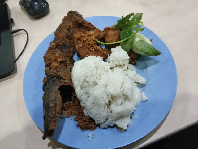 Gambar Makanan Pecel Lele Bryan Jaya 9