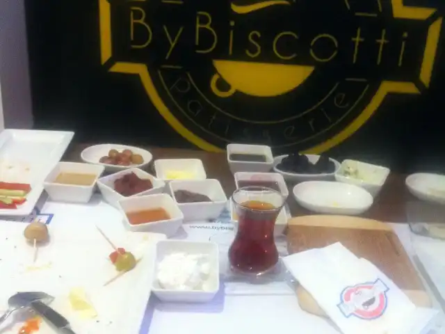 By Biscotti Cafe patsierrie'nin yemek ve ambiyans fotoğrafları 4