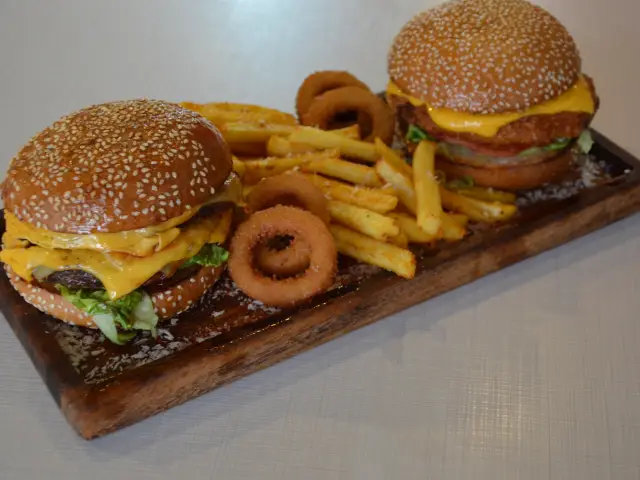 Alaçatı Kumru & Burger'nin yemek ve ambiyans fotoğrafları 1