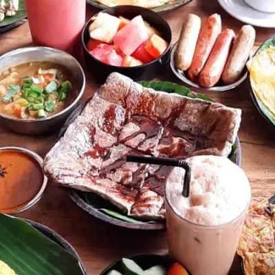 Warung Bunana (Roti Canai, Teh Tarik, Martabak & kare), Gatot Subroto Timur