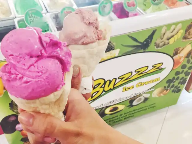 The Buzz Ice Cream Food Photo 7