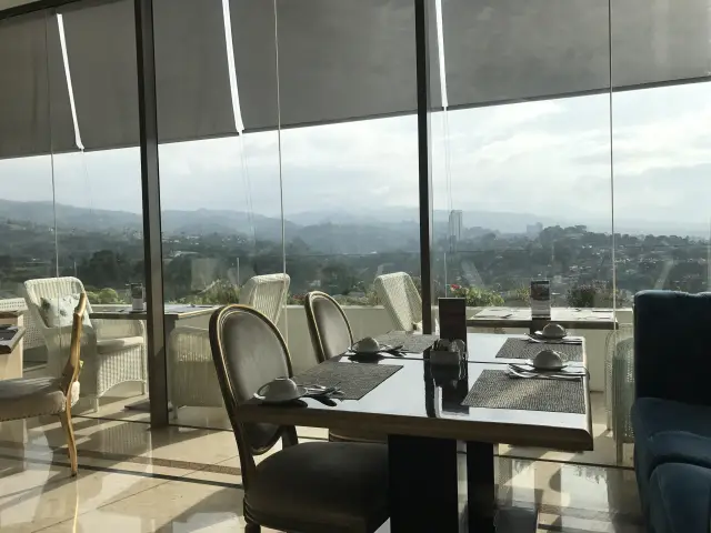 Gambar Makanan The Dining Room - Art Deco Luxury Hotel & Residence Bandung 9