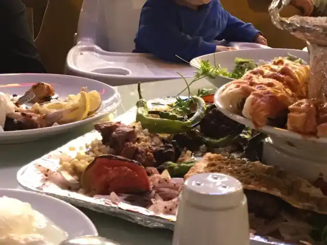 4 Şiş Mangal Evi'nin yemek ve ambiyans fotoğrafları 2