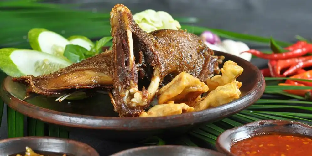 Bebek Goreng H. Slamet, Bukit