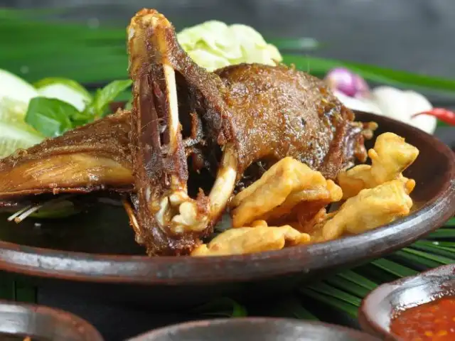 Bebek Goreng H. Slamet, Bukit