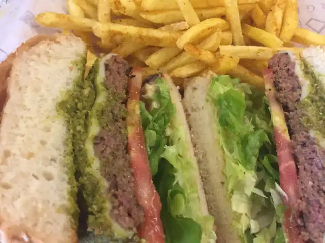 Fess Burger'nin yemek ve ambiyans fotoğrafları 38