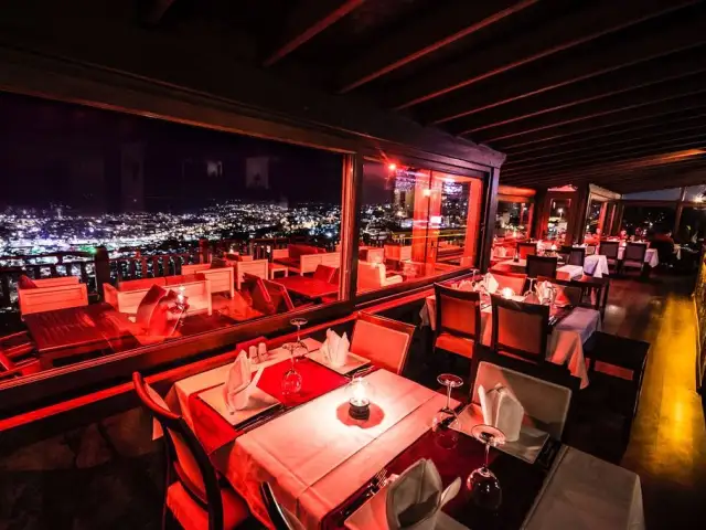 Kafedaki Restaurant & Lounge'nin yemek ve ambiyans fotoğrafları 3