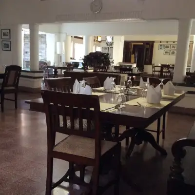 Laras Restaurant