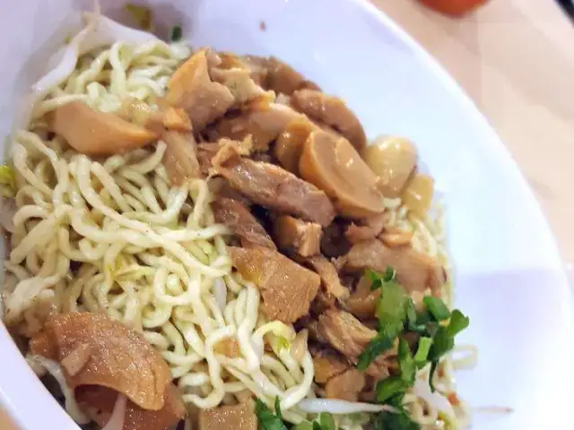 Gambar Makanan Bakmi Sapi dan Ayam Jamur 69 12