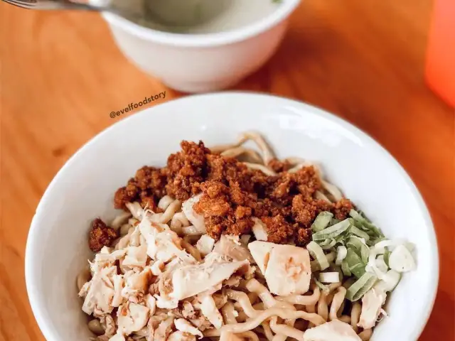 Gambar Makanan Bakmi Ayam Asoei 7