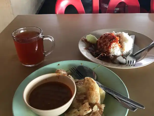 Roti Canai Akak Garang Food Photo 1
