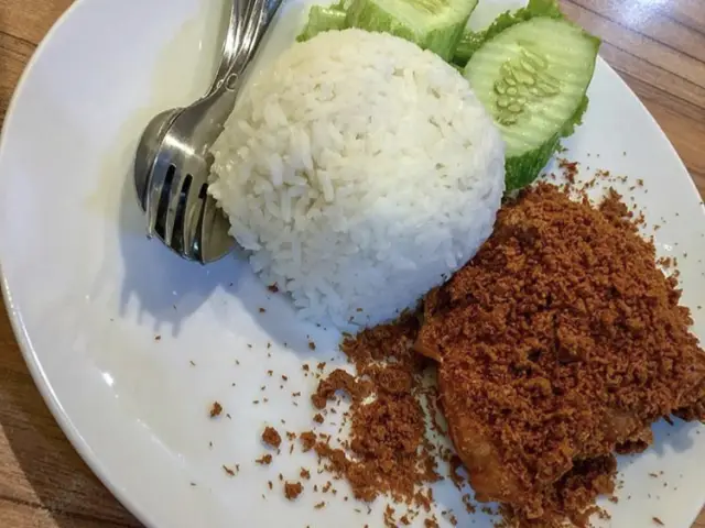 Gambar Makanan Ayam Goreng Karawaci 2