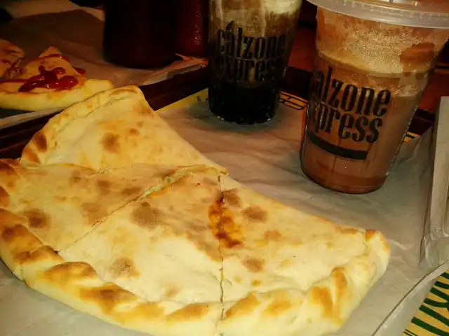 Gambar Makanan Calzone Express 2