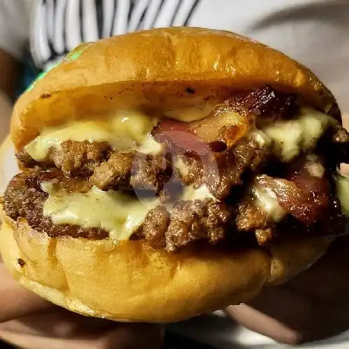Gambar Makanan Buddy Burger by Hotdogs & Co, Wenang 2