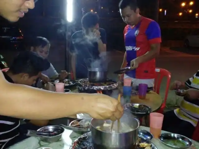 Malay Steamboat And Bbq Food Photo 13