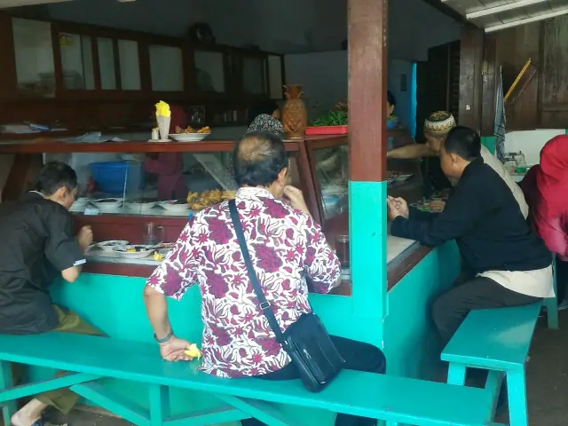 Gambar Makanan Rumah Makan Sayur Asem Betawi Joglo 10