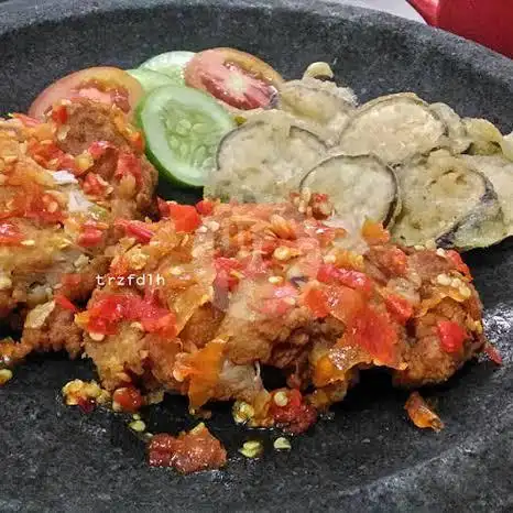 Gambar Makanan Ayam Penyet Kemiri, Sidorejo 3