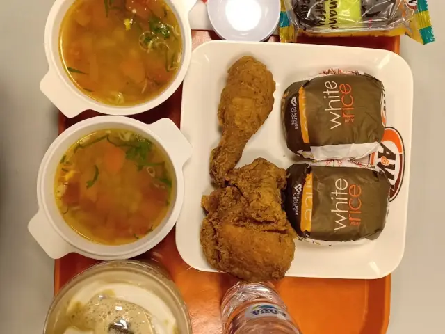 Gambar Makanan A&W Bandara Juanda 33