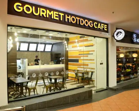 Gourmet Hotdog Cafe Food Photo 2