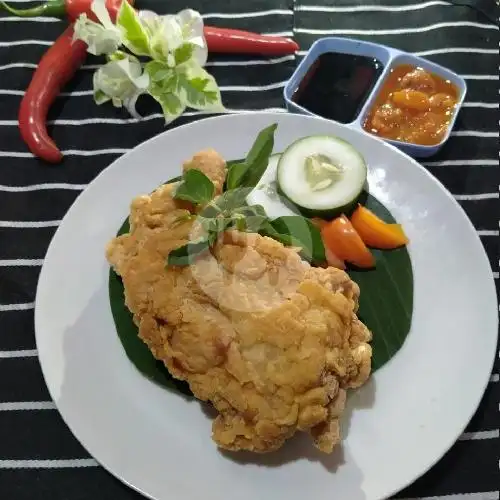 Gambar Makanan Ayam Bakar Goreng Lalapan Bollo, Makassar 7