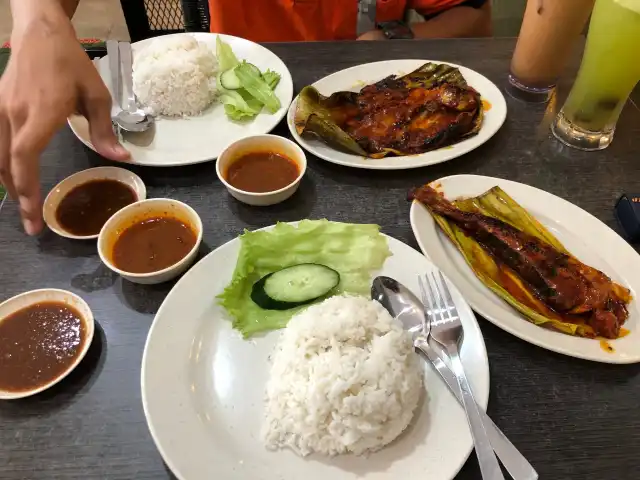 Restoran Alip's Ikan bakar Dan Masakan Thai Food Photo 4