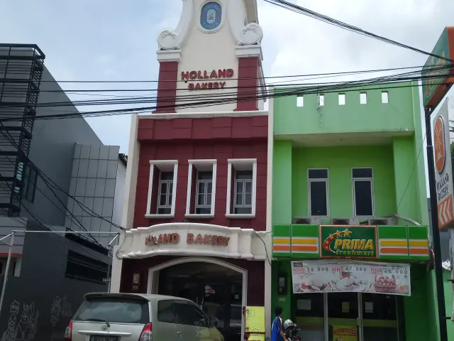 Gambar Makanan Holland Bakery 10