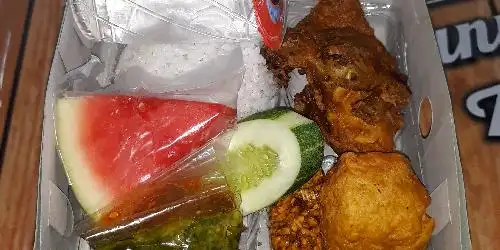 Ayam Penyet Cabe Ijo, Teuku Moh. Daud