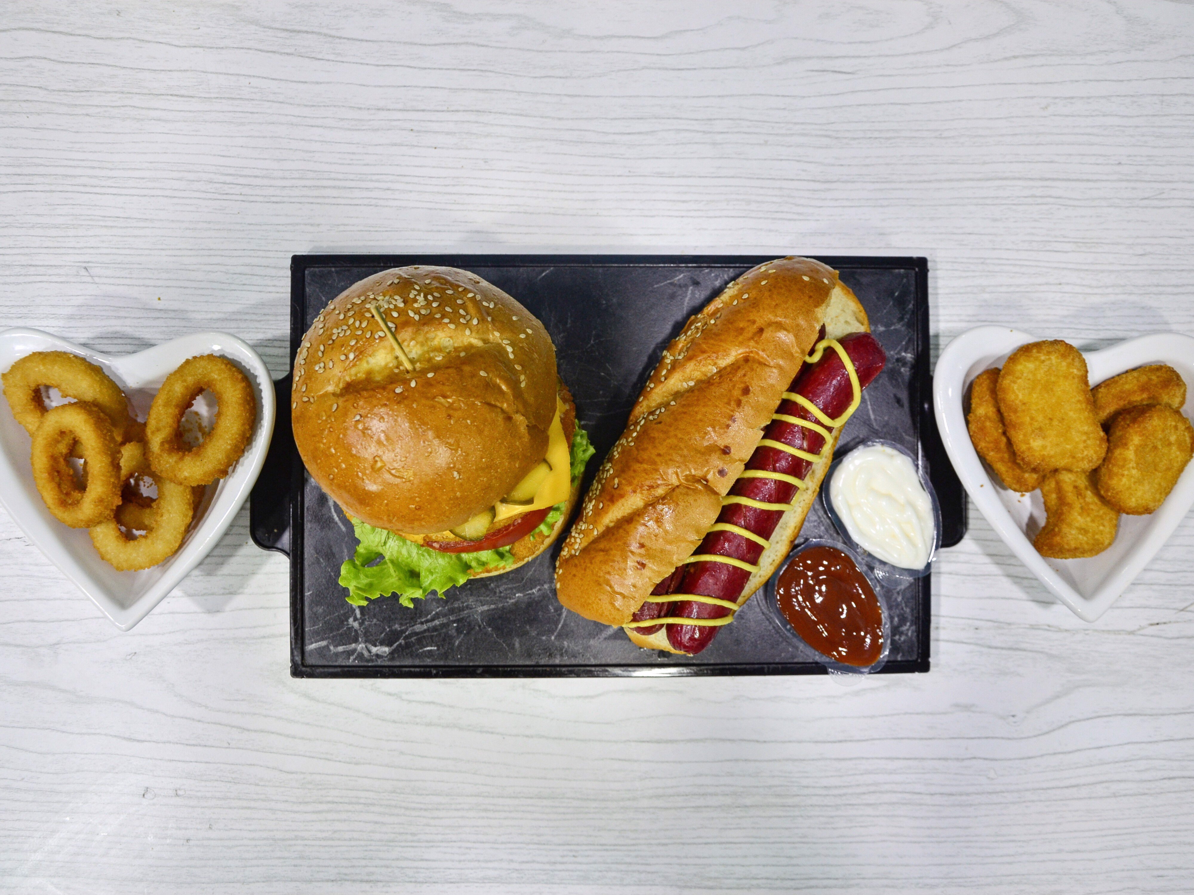 Scoob Hot Dog & Burger yeri ve telefon numarası.İzmir, İzmir restoran